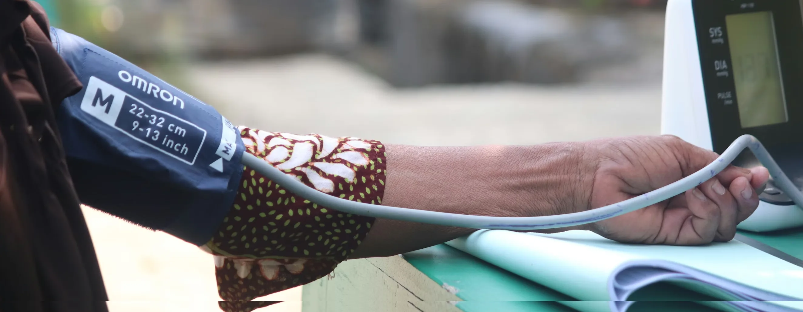 Cardilog blood pressure monitor device